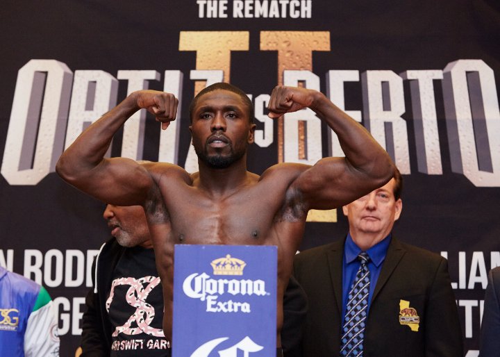 ortiz-berto-weigh-in 4