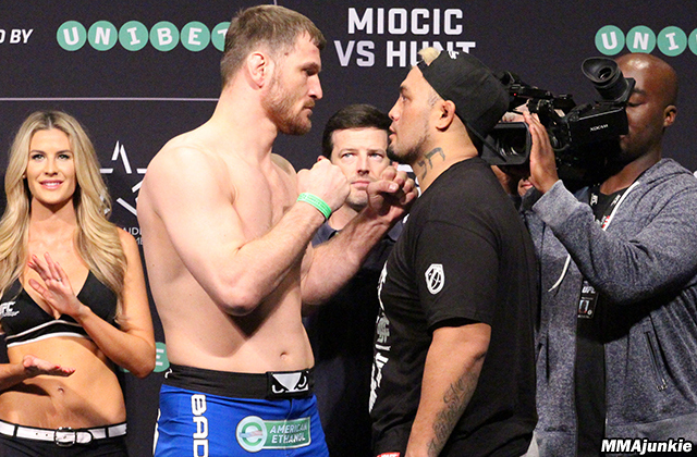 stipe-miocic-mark-hunt-ufc-fight-night-65-copy