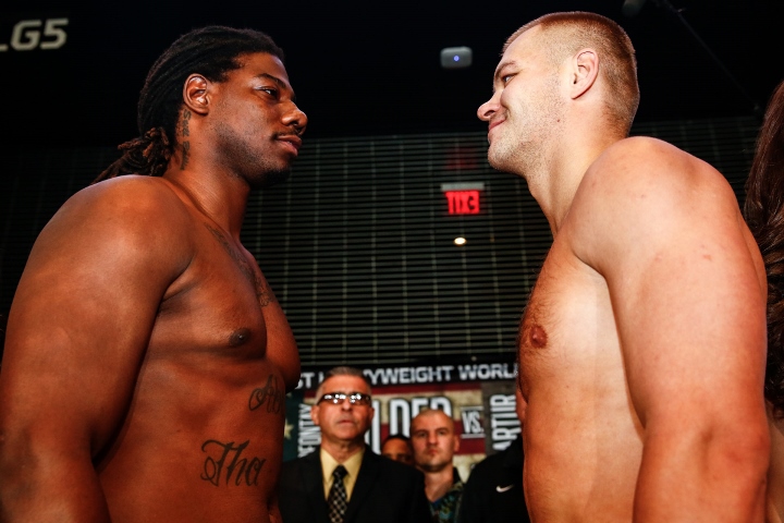 MARTIN VS GLAZKOV-WEIGH IN-07
