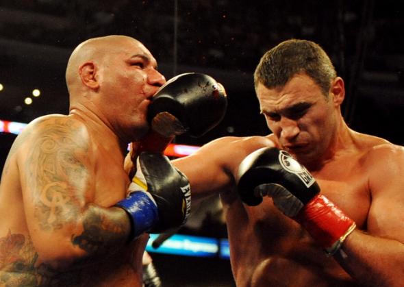 Vitaly-Klitschko-Chris-Arreola31