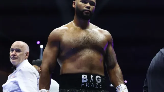 Фрайзър Кларк може да се изправи срещу бившия шампион на WBO Джоузеф Паркър