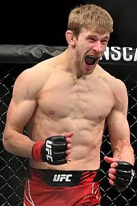 Арнолд Алън: Ранглистите в UFC нямат никакво значение