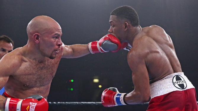Caleb Truax v Daniel Jacobs